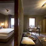 Mountain Escape - Adults Only VALDIDENTRO